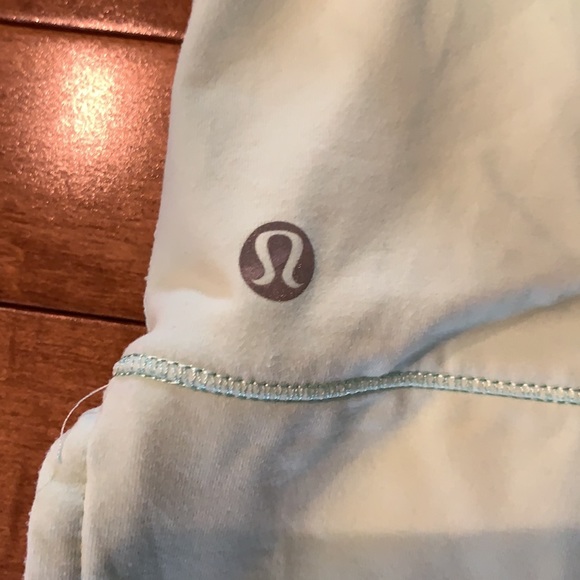 Mint green rare lululemon shirt - Picture 4 of 7